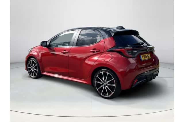 Toyota Yaris (2023) thumbnail 3
