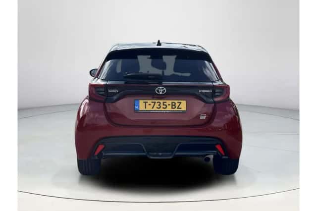 Toyota Yaris (2023) thumbnail 4
