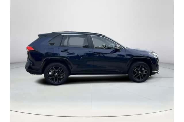 Toyota RAV4 (2025) thumbnail 6