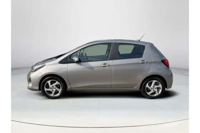 Toyota Yaris (2014) thumbnail 2