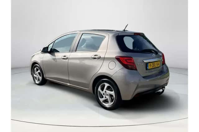Toyota Yaris (2014) thumbnail 3