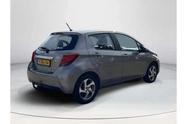 Toyota Yaris (2014) thumbnail 5