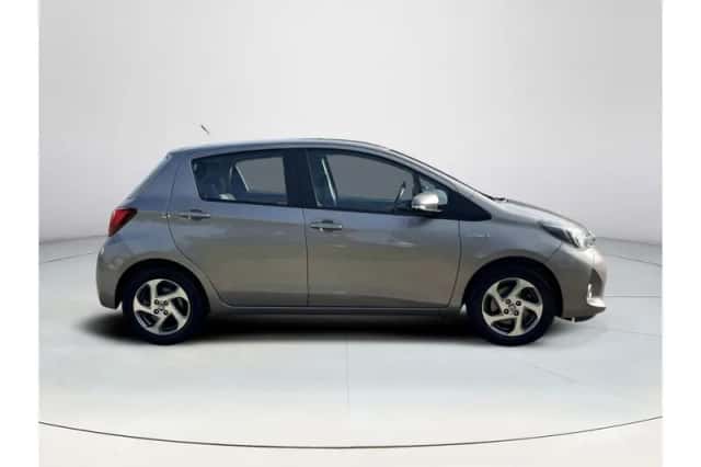 Toyota Yaris (2014) thumbnail 6
