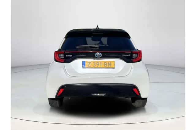 Toyota Yaris (2021) thumbnail 4