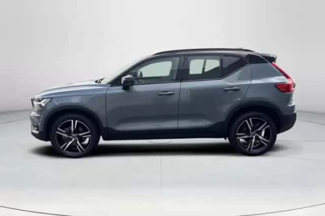 Volvo XC40 (2021) thumbnail 2