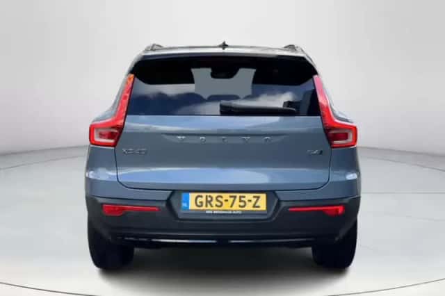 Volvo XC40 (2021) thumbnail 4