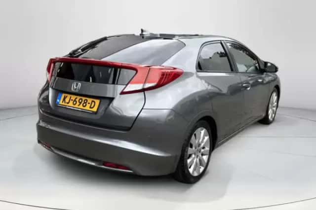 Honda Civic (2012) thumbnail 5