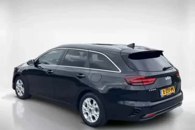 Kia Ceed (2024) thumbnail 3