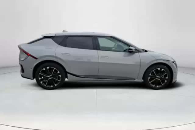 Kia EV6 (2024) thumbnail 6