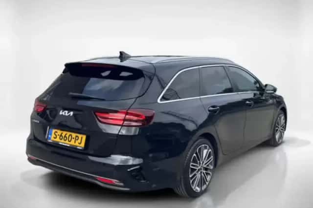 Kia Ceed (2023) thumbnail 5