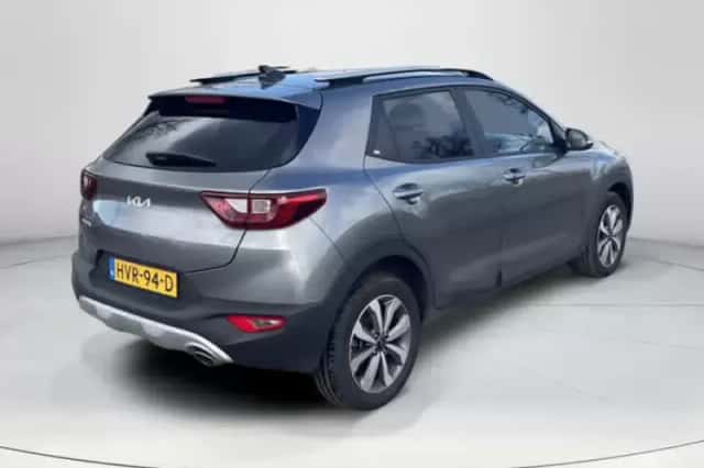 Kia Stonic (2025) thumbnail 5