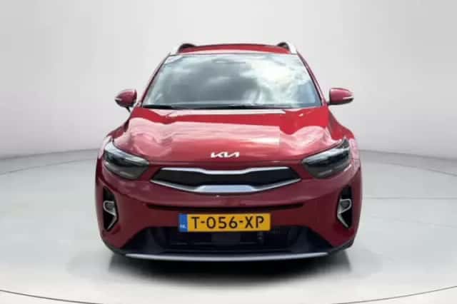 Kia Stonic (2023) thumbnail 2