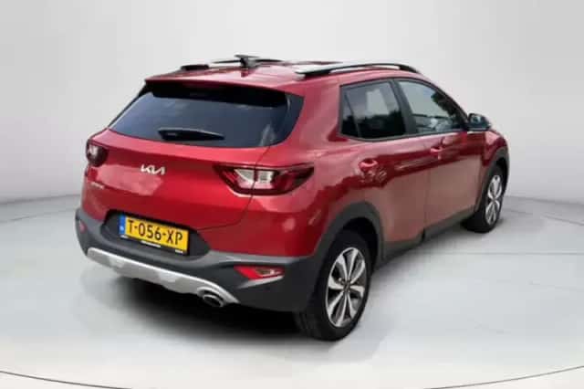 Kia Stonic (2023) thumbnail 5
