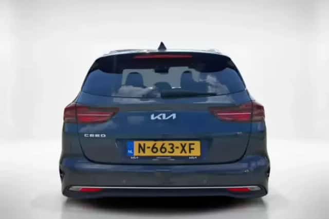 Kia Ceed (2022) thumbnail 4