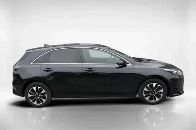 Kia Ceed (2025) thumbnail 6
