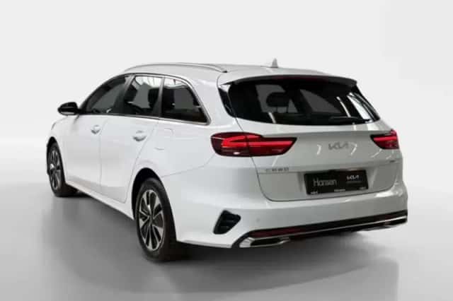 Kia Ceed (2023) thumbnail 5