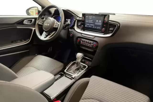 Kia Ceed (2022) thumbnail 3