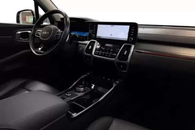 Kia Sorento (2022) thumbnail 3