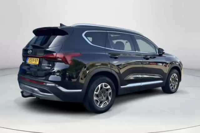 Hyundai Santa Fe (2023) thumbnail 5