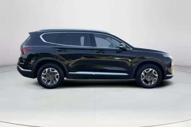 Hyundai Santa Fe (2023) thumbnail 6