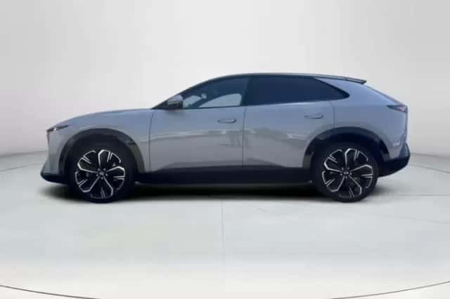 Mazda CX-6e (2026) thumbnail 2