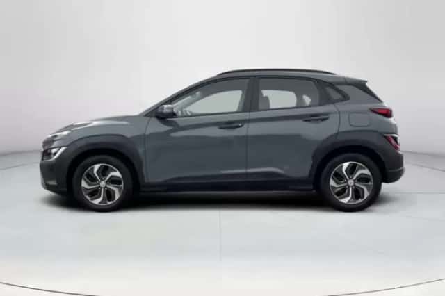 Hyundai Kona (2021) thumbnail 2