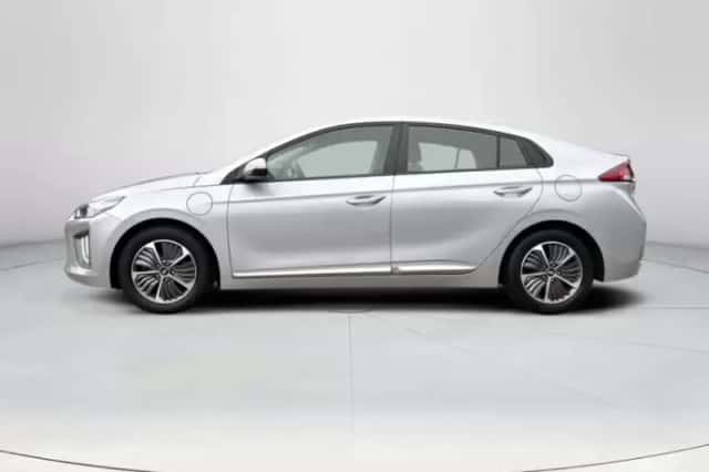 Hyundai Ioniq (2021) thumbnail 2