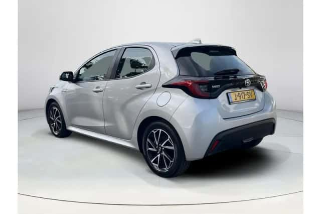 Toyota Yaris (2020) thumbnail 3