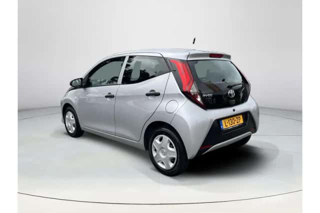 Toyota Aygo (2021) thumbnail 3
