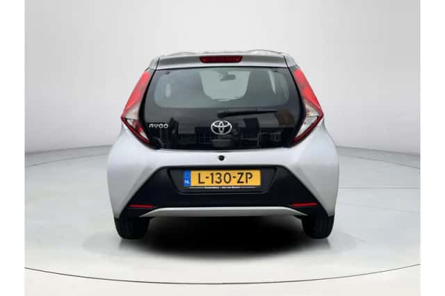 Toyota Aygo (2021) thumbnail 4