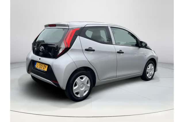 Toyota Aygo (2021) thumbnail 5