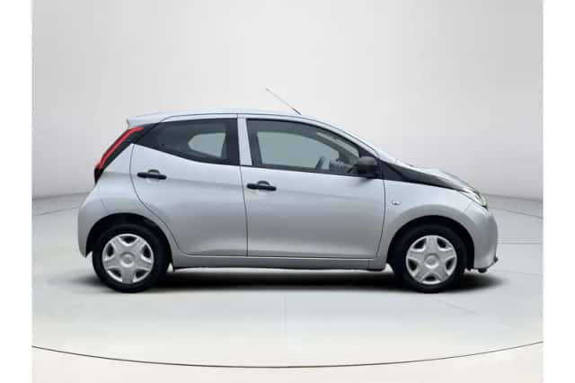 Toyota Aygo (2021) thumbnail 6