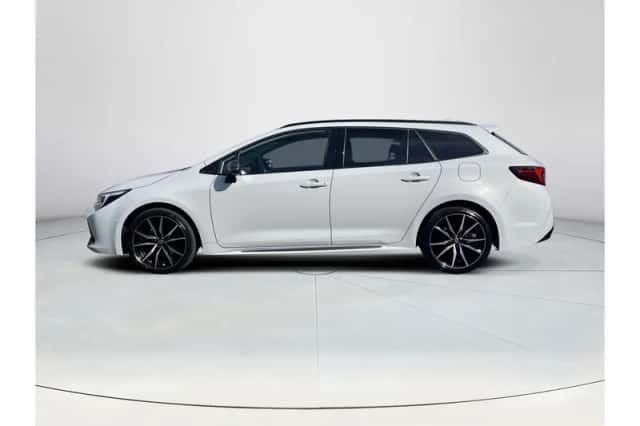 Toyota Corolla (2024) thumbnail 2