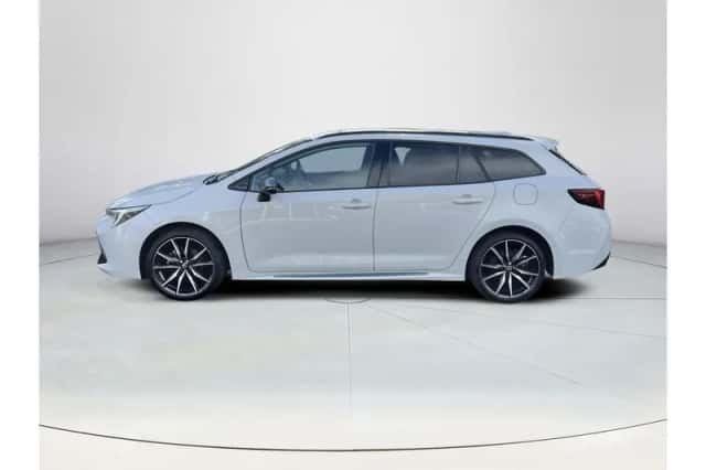 Toyota Corolla (2024) thumbnail 2