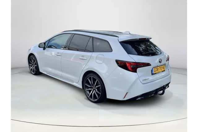 Toyota Corolla (2024) thumbnail 3