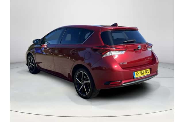 Toyota Auris (2018) thumbnail 3