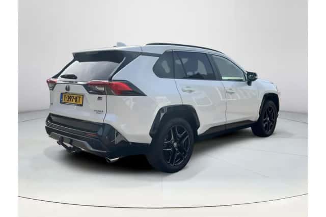 Toyota RAV4 (2022) thumbnail 5