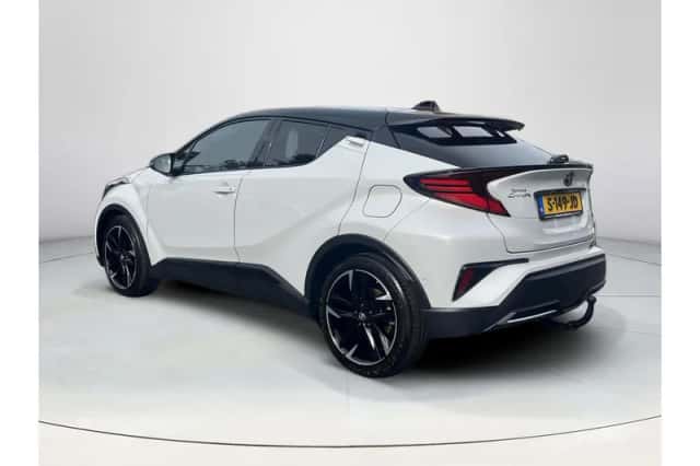 Toyota C-HR (2022) thumbnail 3