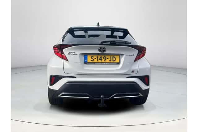 Toyota C-HR (2022) thumbnail 4
