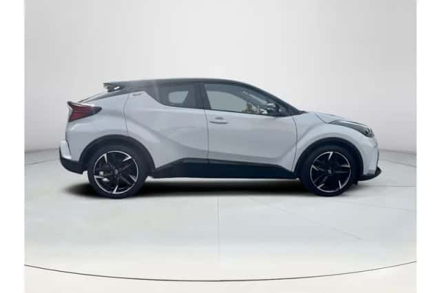Toyota C-HR (2022) thumbnail 6
