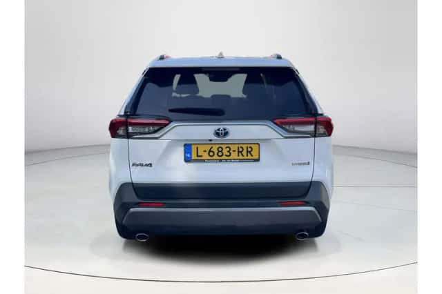 Toyota RAV4 (2021) thumbnail 4
