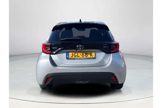 Toyota Yaris (2025) thumbnail 4