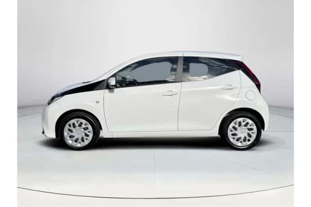 Toyota Aygo (2021) thumbnail 2