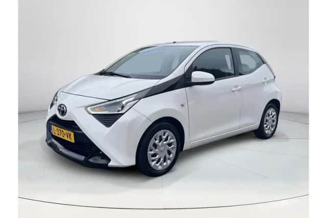 Toyota Aygo (2021) thumbnail 1