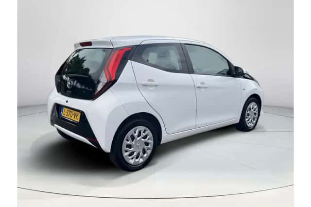 Toyota Aygo (2021) thumbnail 5