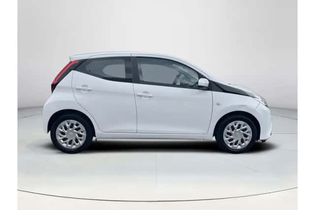 Toyota Aygo (2021) thumbnail 6