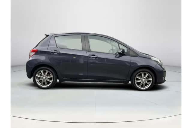 Toyota Yaris (2012) thumbnail 6