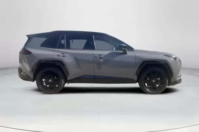 Toyota RAV4 (2026) thumbnail 6