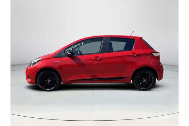 Toyota Yaris (2018) thumbnail 2