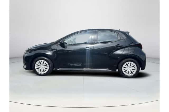 Toyota Yaris (2023) thumbnail 2